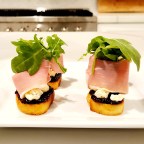 Fig Crostini W/ Arugula, Prosciutto and Stilton